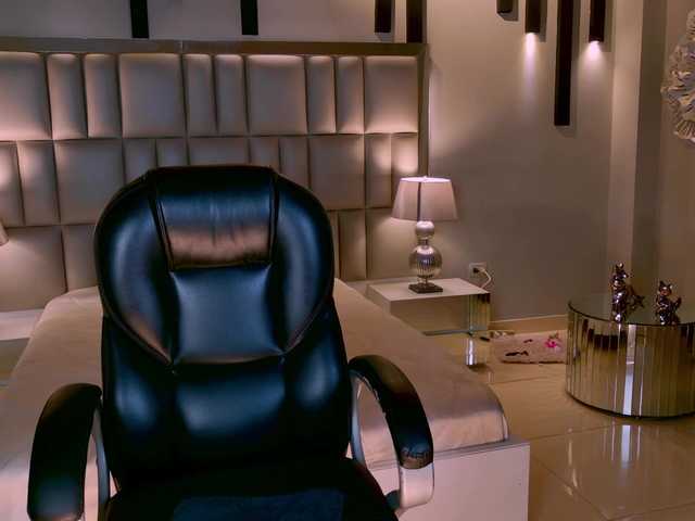 AgathaKondo1 live cam on BongaCams