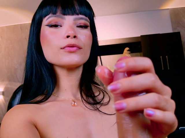 AgathaKondo1 live cam on BongaCams