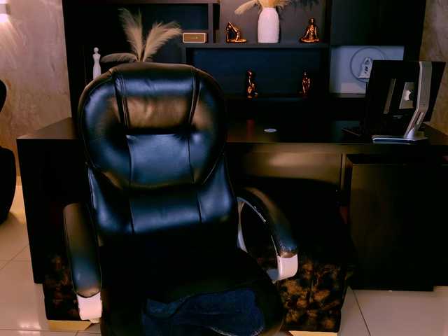 AgathaKondo1 live cam on BongaCams