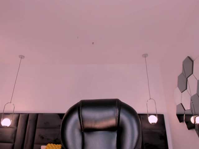 AgathaKondo1 live cam on BongaCams