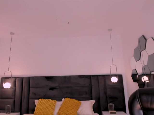 AgathaKondo1 live cam on BongaCams