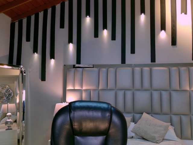 AgathaKondo1 live cam on BongaCams