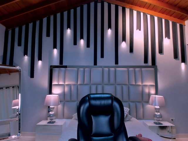 AgathaKondo1 live cam on BongaCams