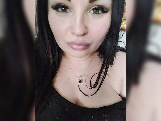  Monica- chat room