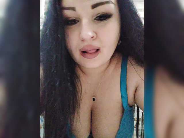  Monica- chat room