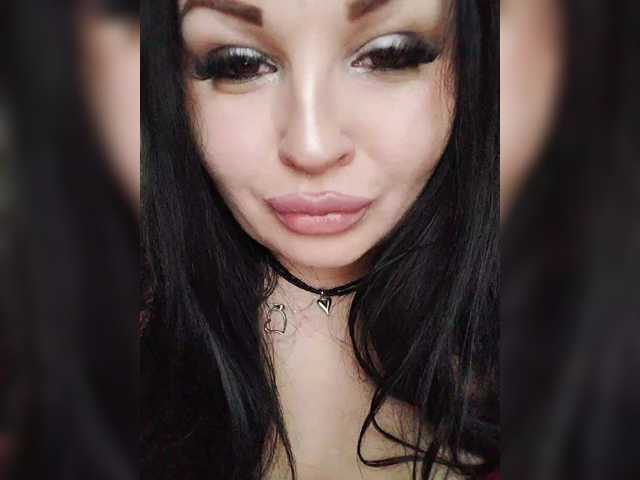в попе у Monica-