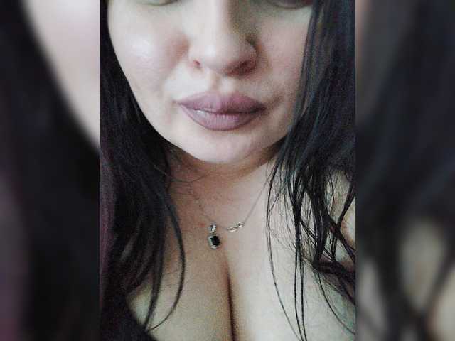  Monica- chat room