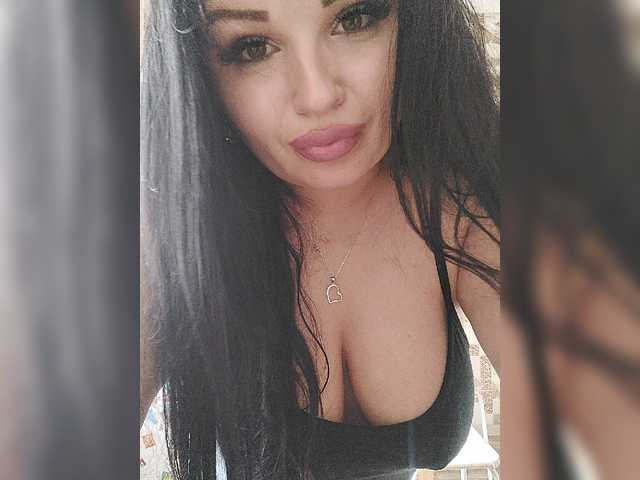 Monica- live webcam show