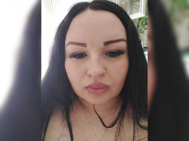  Monica- chat room