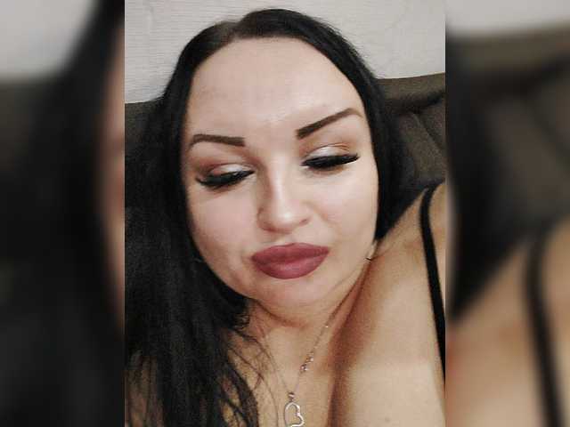 в попе у Monica-