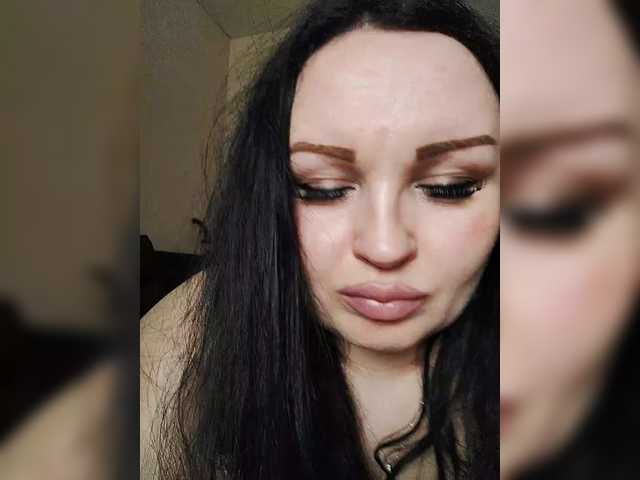  Monica- chat room