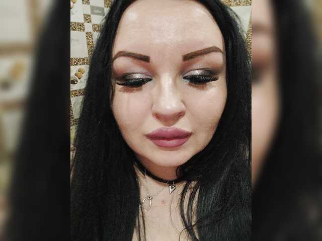 Monica- live cam preview