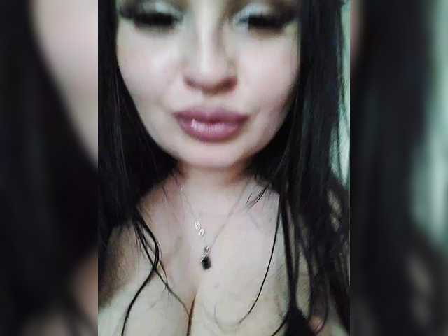  Monica- chat room