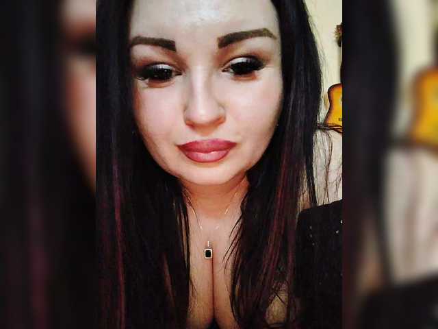 Monica-'s BongaCams show and profile