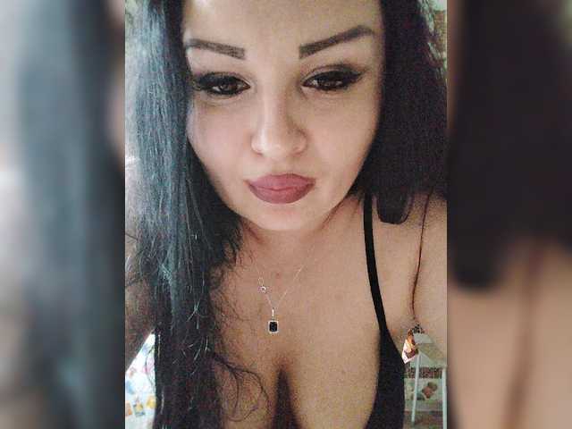monica- cam belle