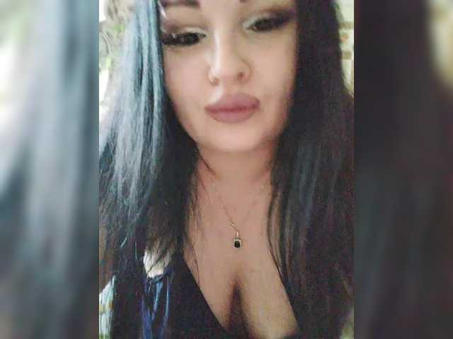  Monica- chat room