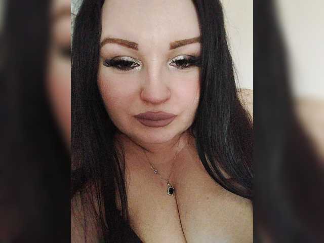  Monica- chat room