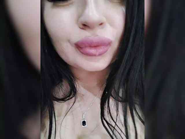 Monica- Sex Cam Show