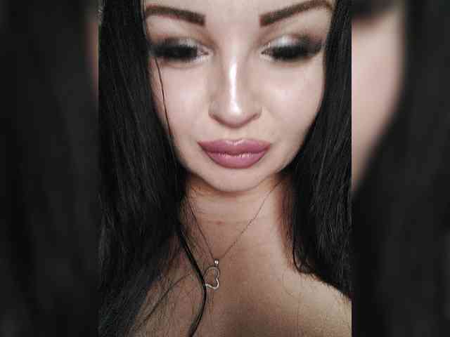 Silvercrystal's cam show statistics and live stream