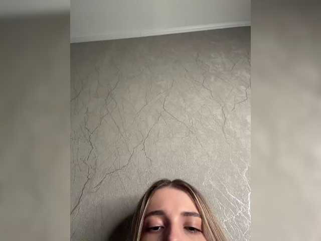 le modèle Sex-Milka est en webcam porno dans un show sur le site bongacams, il possède les tags suivants: White/Caucasian,Blonde,Shaved