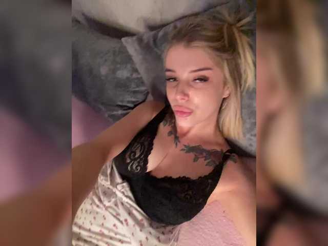 ChristineJackson live cam on BongaCams
