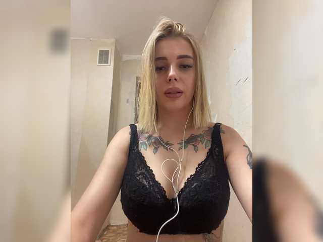ChristineJackson live cam on BongaCams