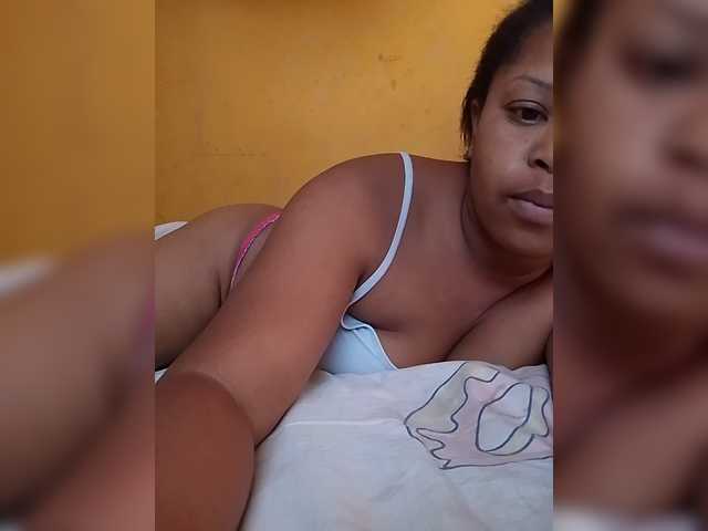Sexygirlbiz live cam on BongaCams