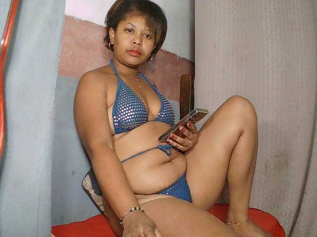 Sexygirlbiz live cam on BongaCams