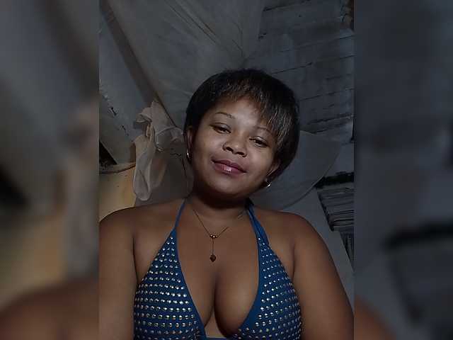 Sexygirlbiz live cam on BongaCams