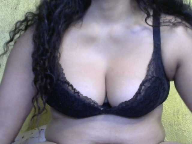 Sexygirlbiz live cam on BongaCams