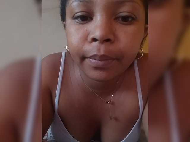 Sexygirlbiz live cam on BongaCams