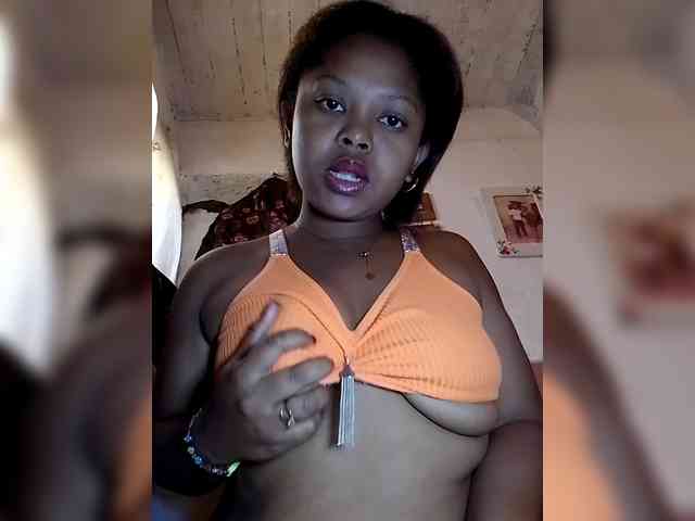 Sexygirlbiz Live Webcam on BongaCams