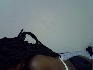 Cute-aliyah's Live Webcam