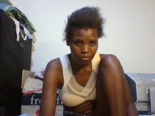 Cute-aliyah's Live Webcam