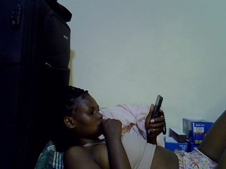 Cute-aliyah's Live Webcam