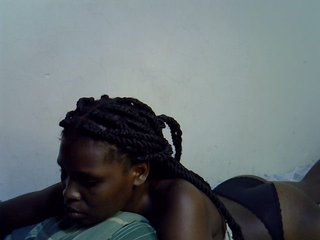 Cute-aliyah's Live Webcam