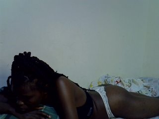 Cute-aliyah's Live Webcam