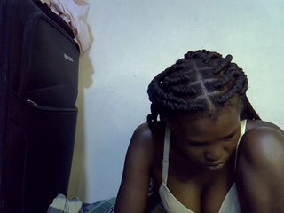 Cute-aliyah's Live Webcam