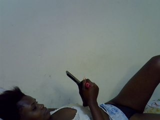 Cute-aliyah's Live Webcam