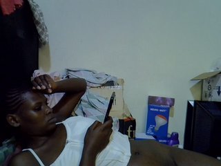 Cute-aliyah's Live Webcam