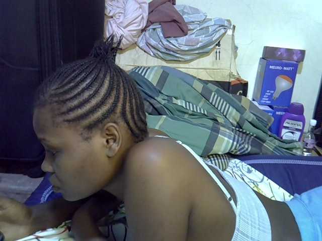 Cute-aliyah live cam on BongaCams