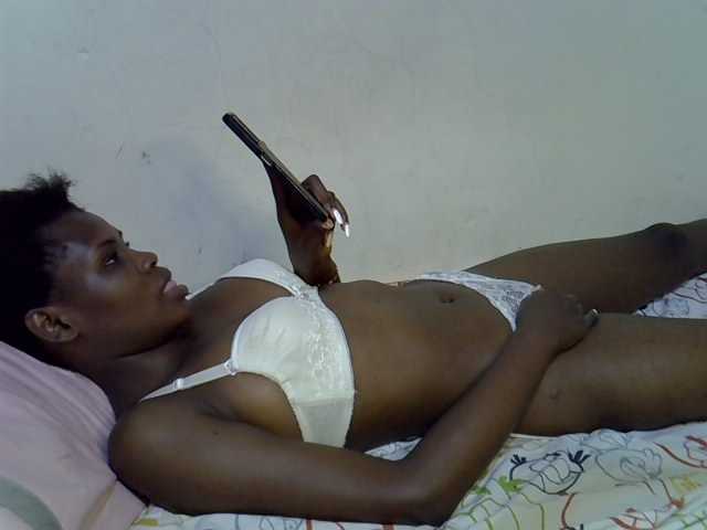 Cute-aliyah live cam on BongaCams