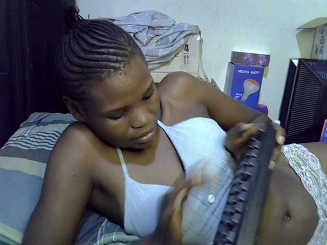 Cute-aliyah live cam on BongaCams