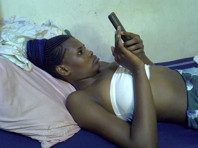 Cute-aliyah live cam on BongaCams