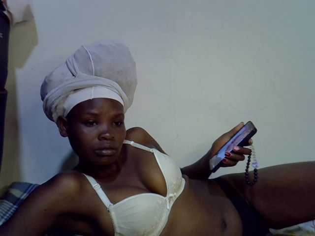 Cute-aliyah live cam on BongaCams