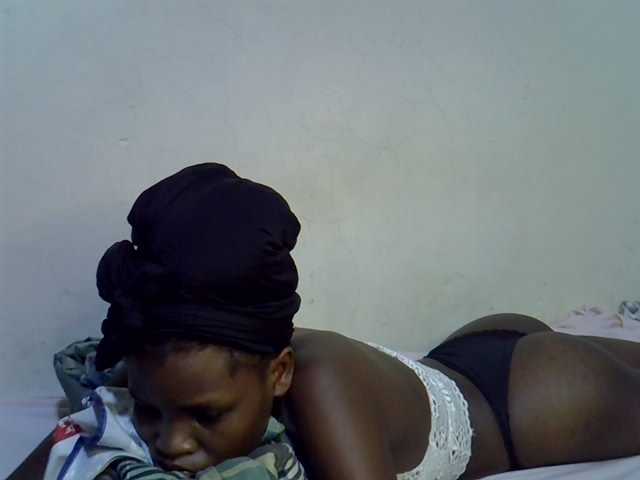Cute-aliyah live cam on BongaCams