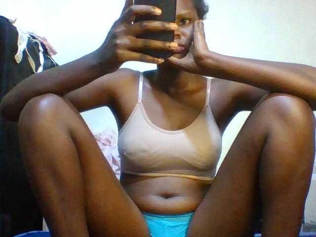 Cute-aliyah live cam on BongaCams