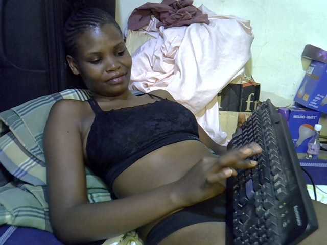 Cute-aliyah live cam on BongaCams