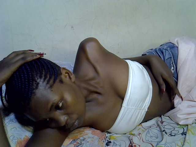 Cute-aliyah live cam on BongaCams