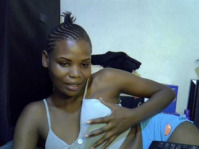 Cute-aliyah live cam on BongaCams